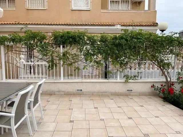 Terrassa de Planta baixa en venda en Los Alcázares amb Aire condicionat, Calefacció i Jardí privat