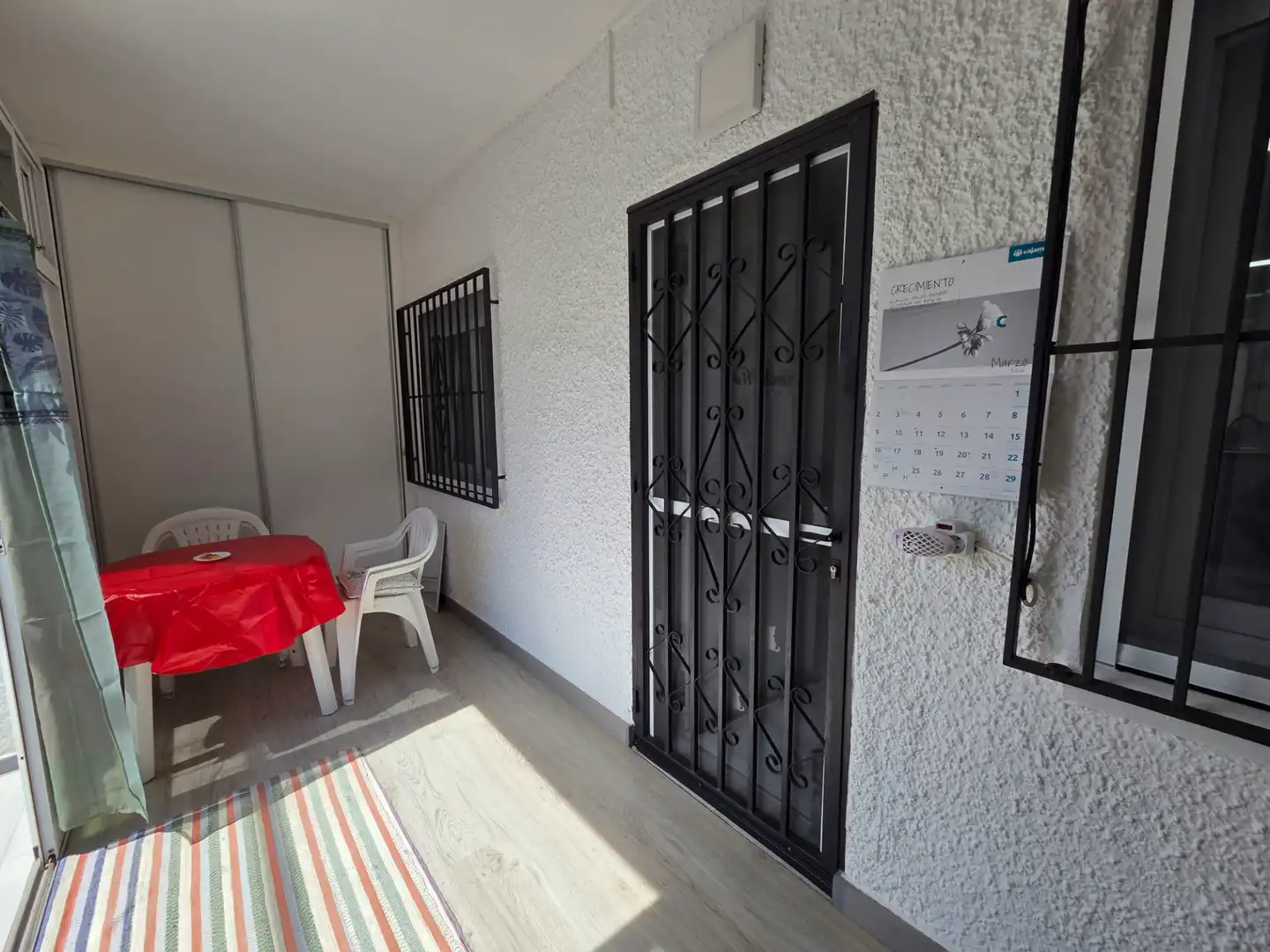 Einfamilien-Reihenhaus zum Verkauf in Torrevieja mit Klimaanlage, Terrasse und Abstellraum