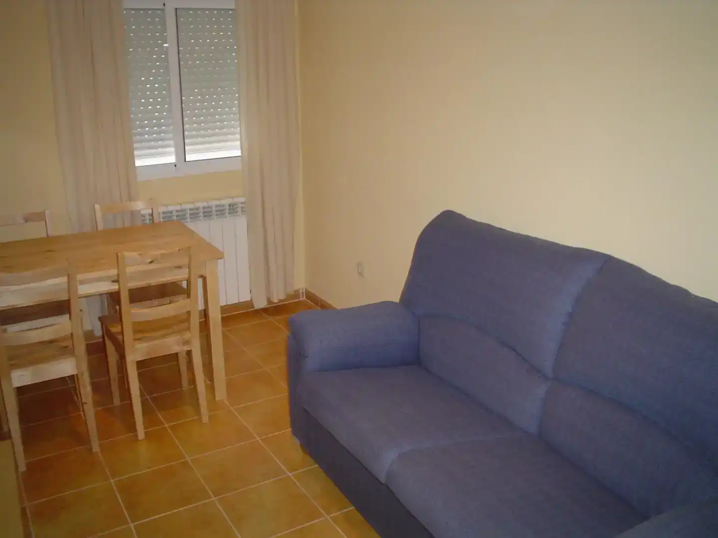 Sala d'estar de Pis en venda en  Madrid Capital amb Aire condicionat