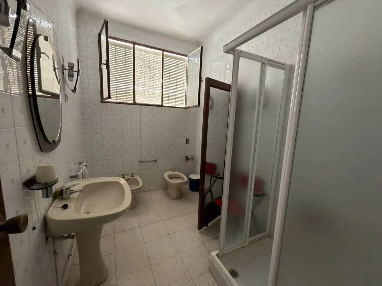 Bathroom of Flat for sale in Osuna