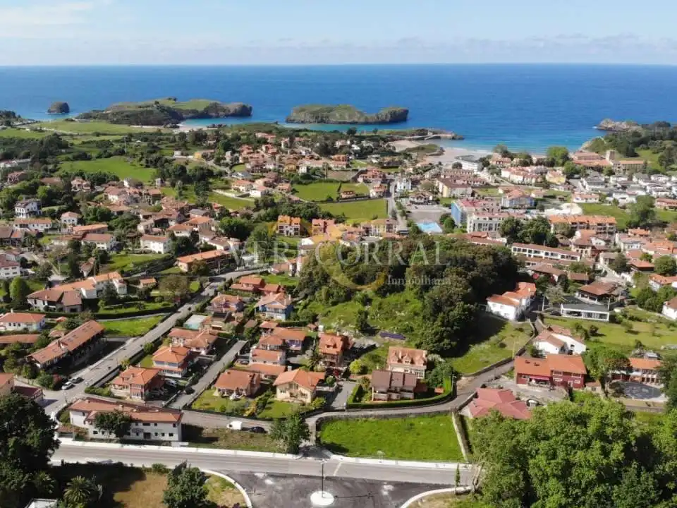 Buildings for sale in Llanes