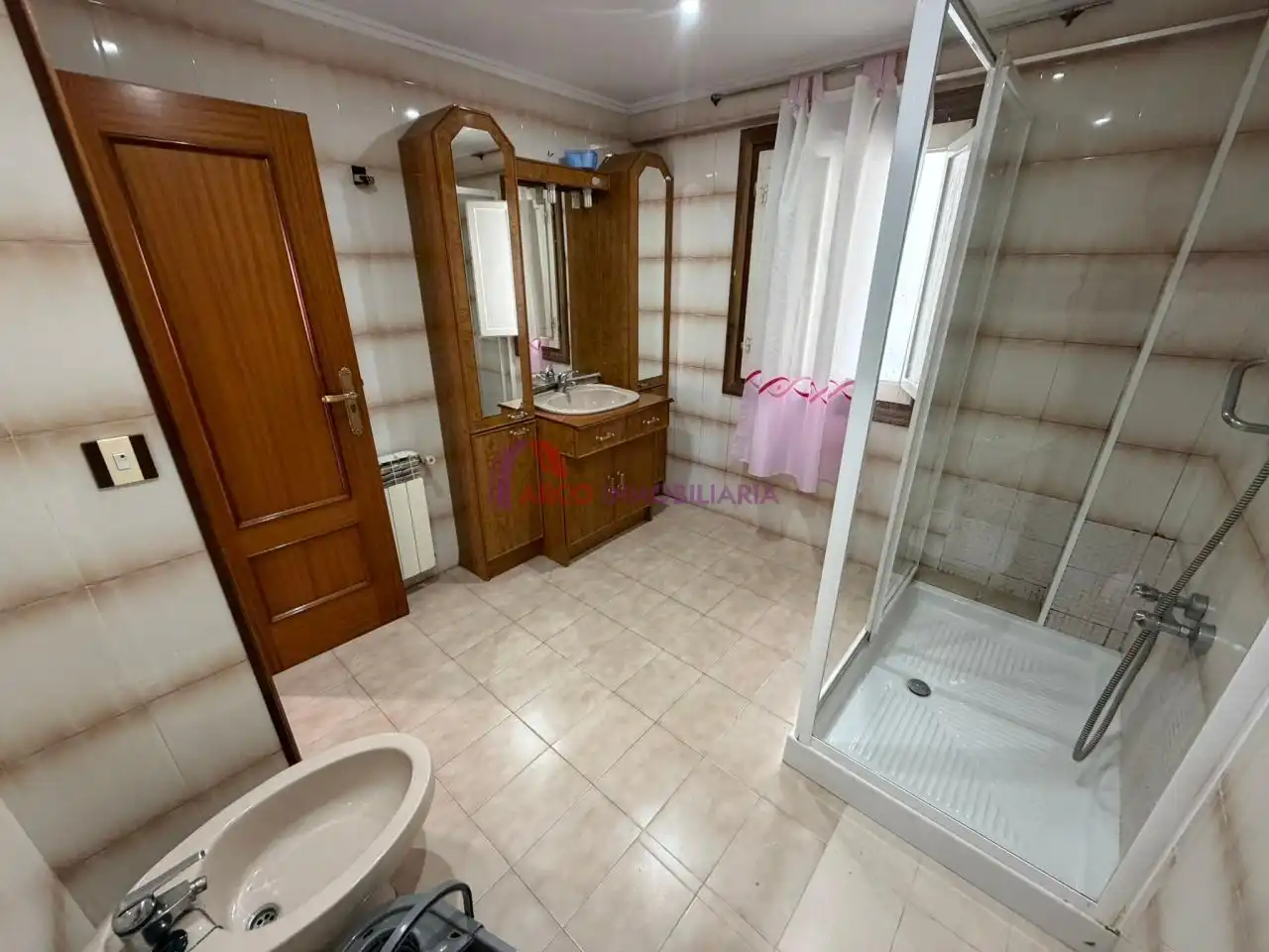 Baño de Piso en venta en Burgos con Calefacción, Terraza y Amueblado