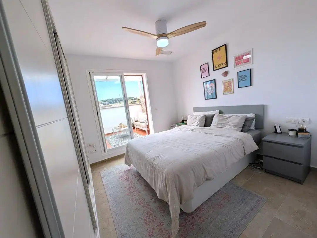Habitación de Ático en venta en La Alcaidesa con Aire acondicionado, Calefacción y Terraza