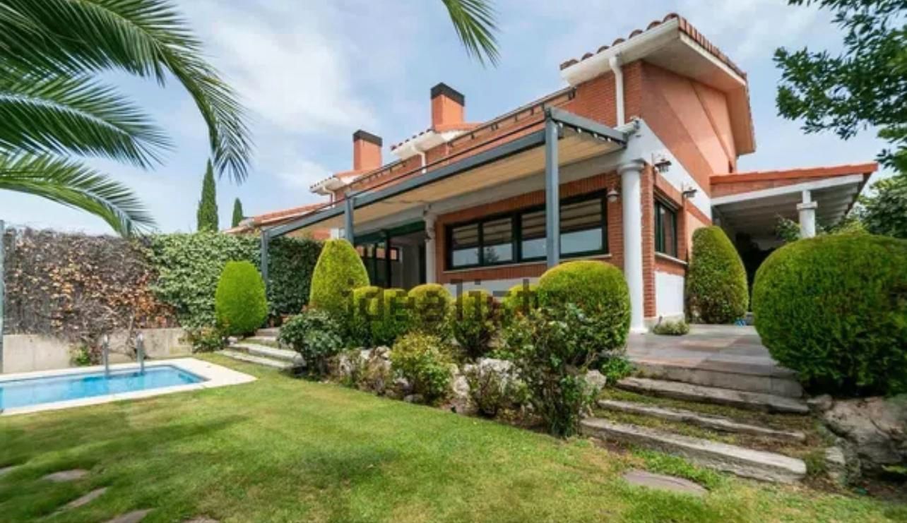 Casa o chalet de alquiler en Calle Julio Caro Baroja, Encinar de los Reyes