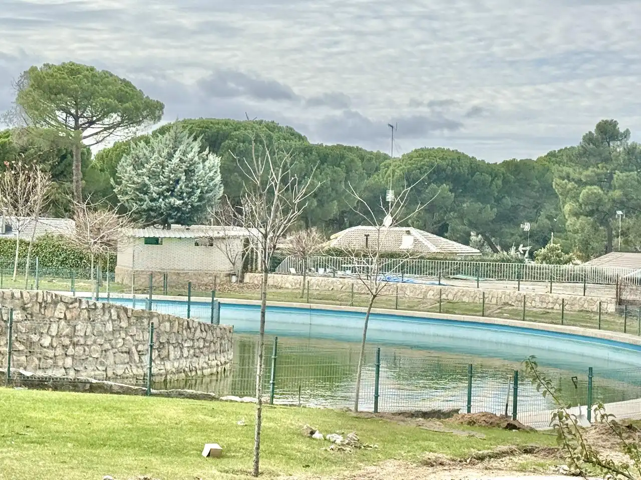 Piscina de Local en venta en Maello con Aire acondicionado