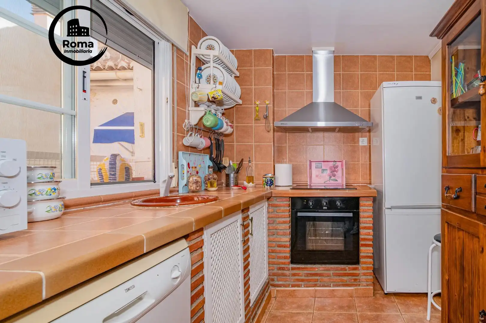 Kitchen of Flat for sale in La Zubia