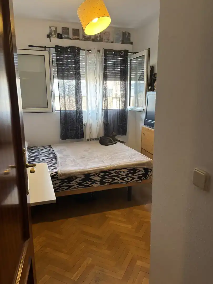 Bedroom of Flat for share in Las Rozas de Madrid  with Parquet flooring, Swimming Pool and Furnished