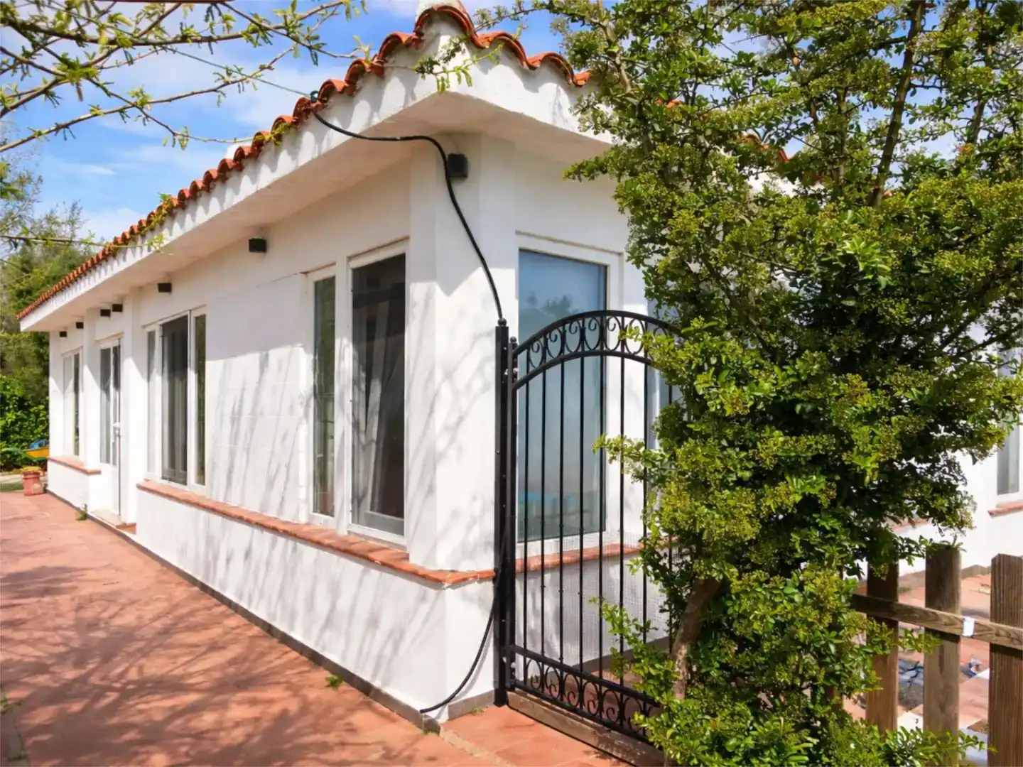 Vista exterior de Pis en venda en Masdenverge amb Aire condicionat, Piscina i Balcó