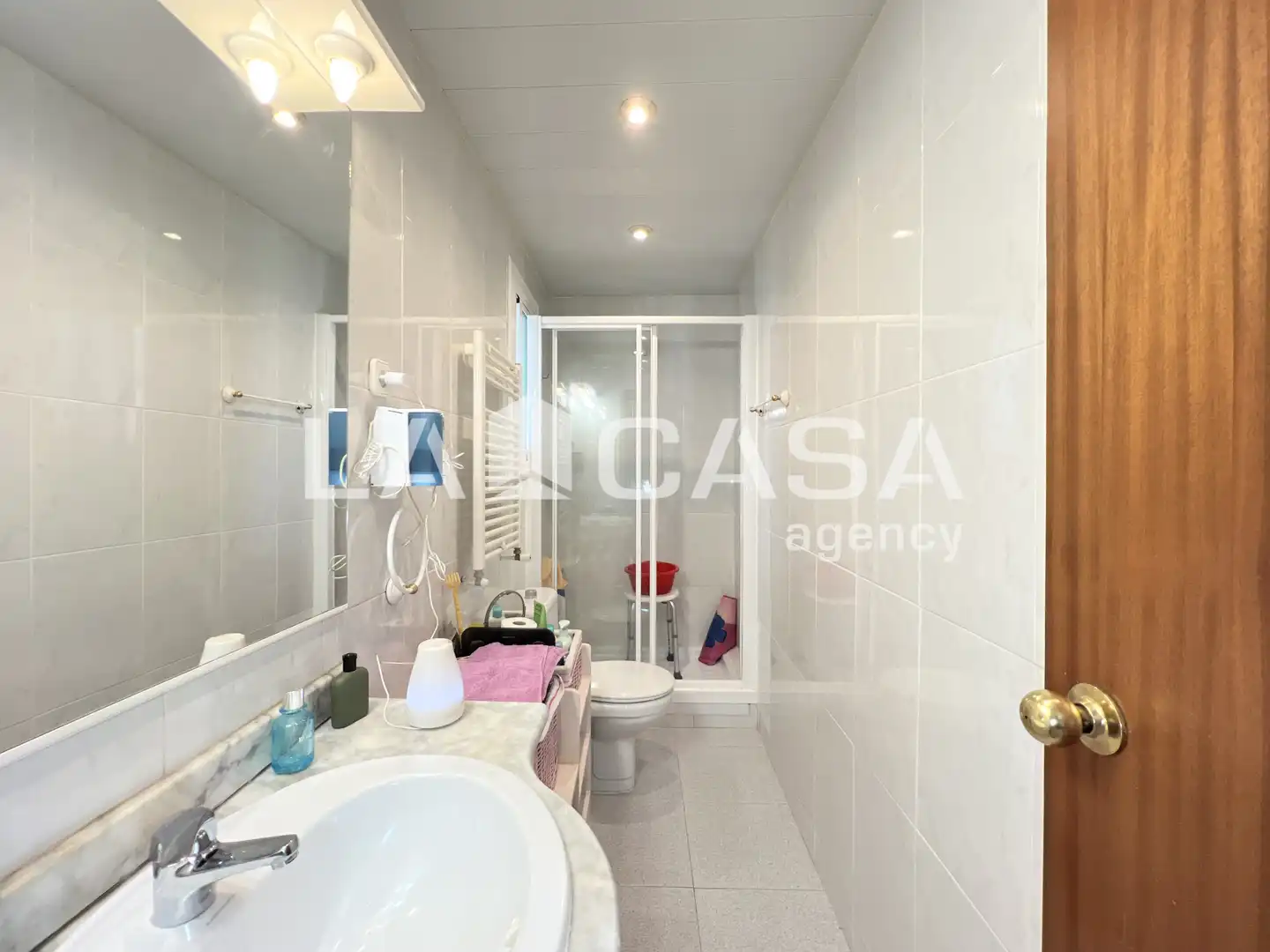 Baño de Ático en venta en Barcelona con Calefacción y Terraza