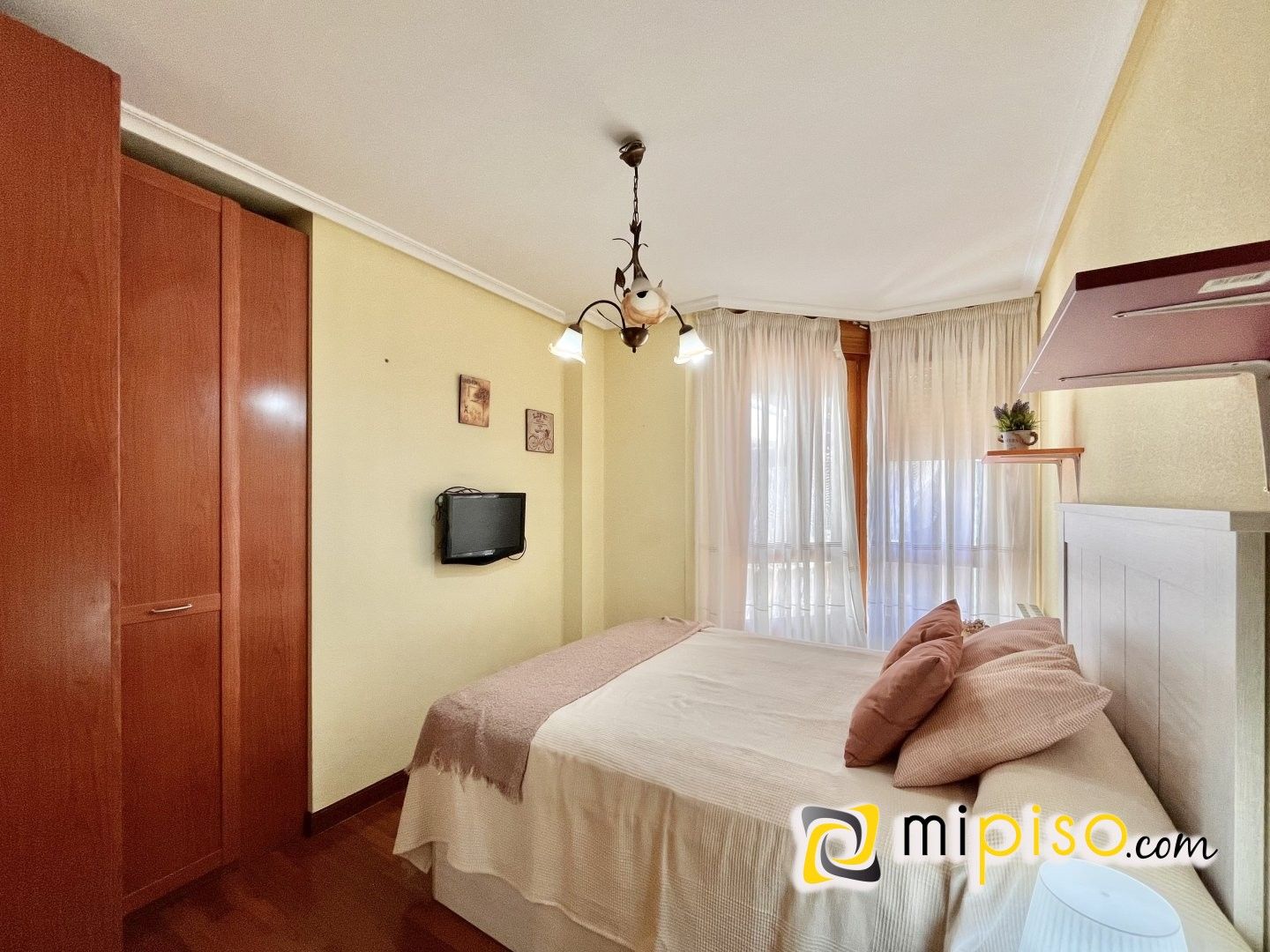 Bedroom of Flat for sale in Santoña  with Heating and Furnished