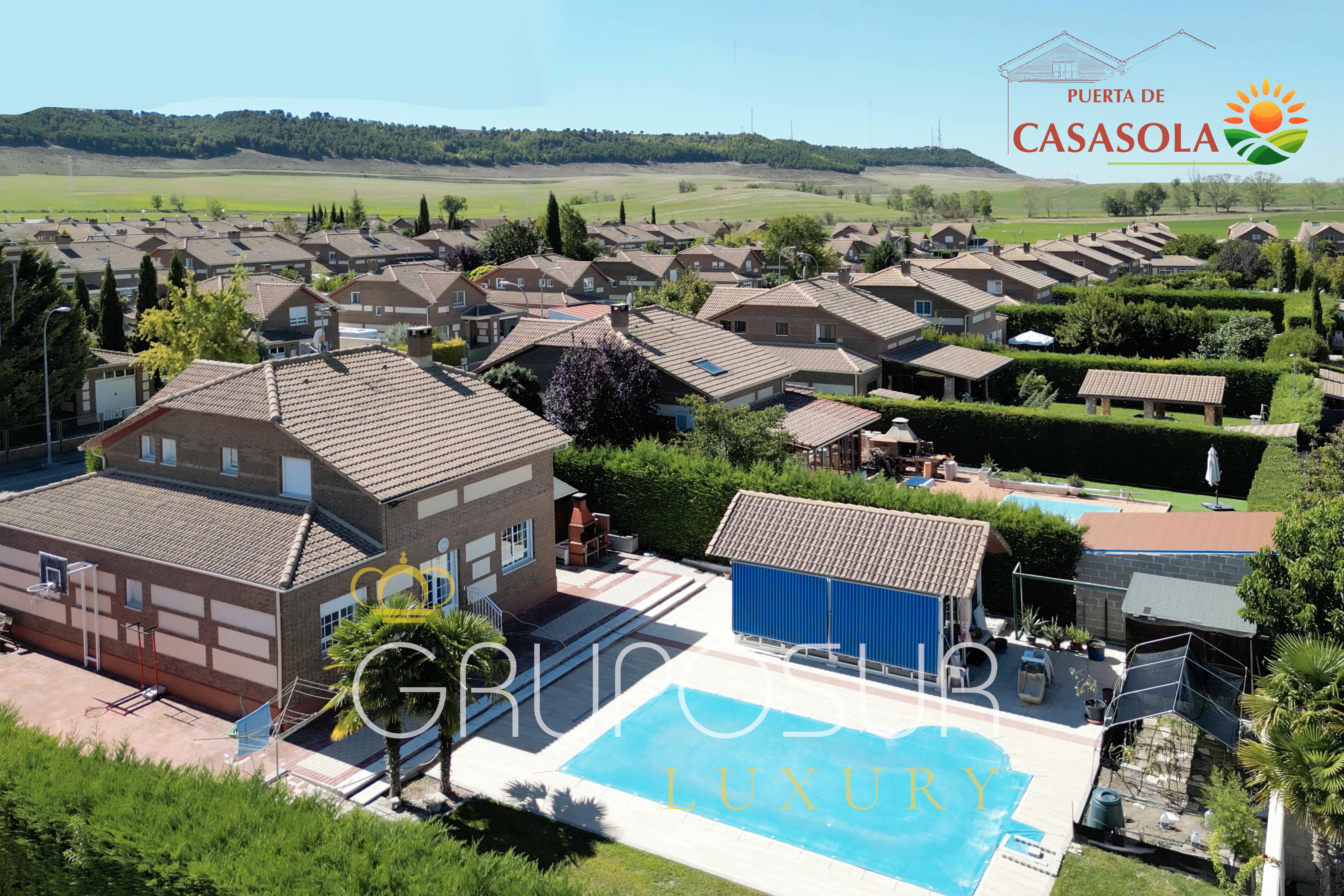 Swimming pool of House or chalet for sale in Renedo de Esgueva  with Heating, Private garden and Parquet flooring