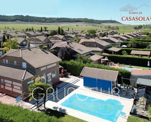 Piscina de Casa o xalet en venda en Renedo de Esgueva amb Calefacció, Jardí privat i Parquet