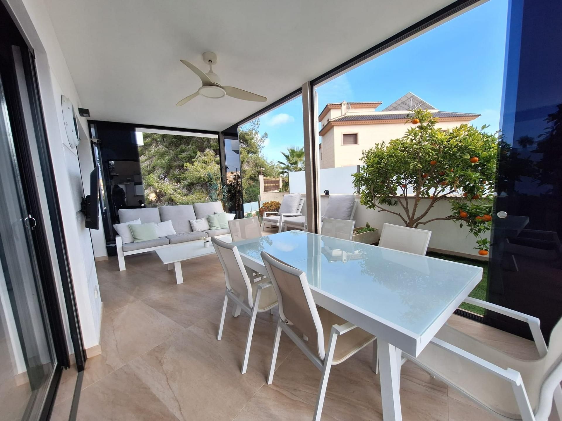 Terrassa de Casa adosada en venda en Orihuela amb Terrassa, Piscina i Balcó