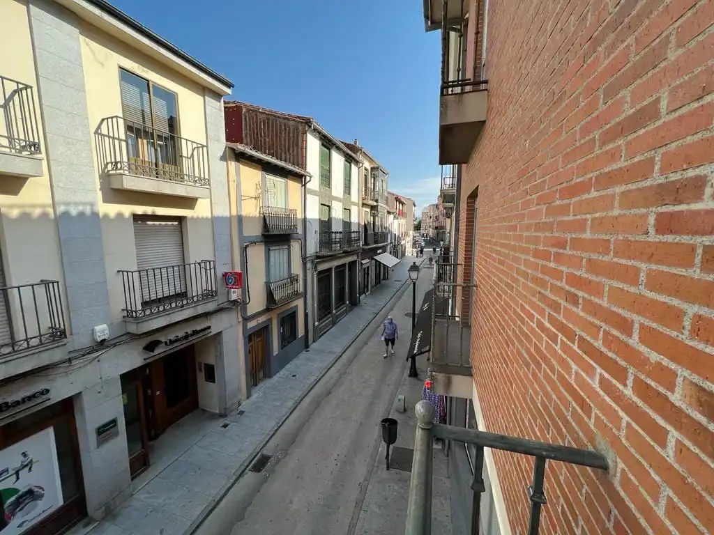 Vista exterior de Edificio en venta en El Barco de Ávila 