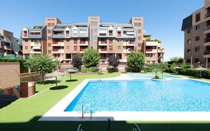 Swimming pool of Flat for sale in  Granada Capital  with Terrace and Balcony