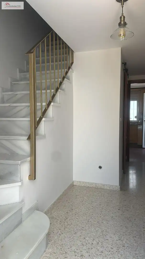 Casa adosada en venda en Alcalá del Río amb Aire condicionat, Calefacció i Jardí privat