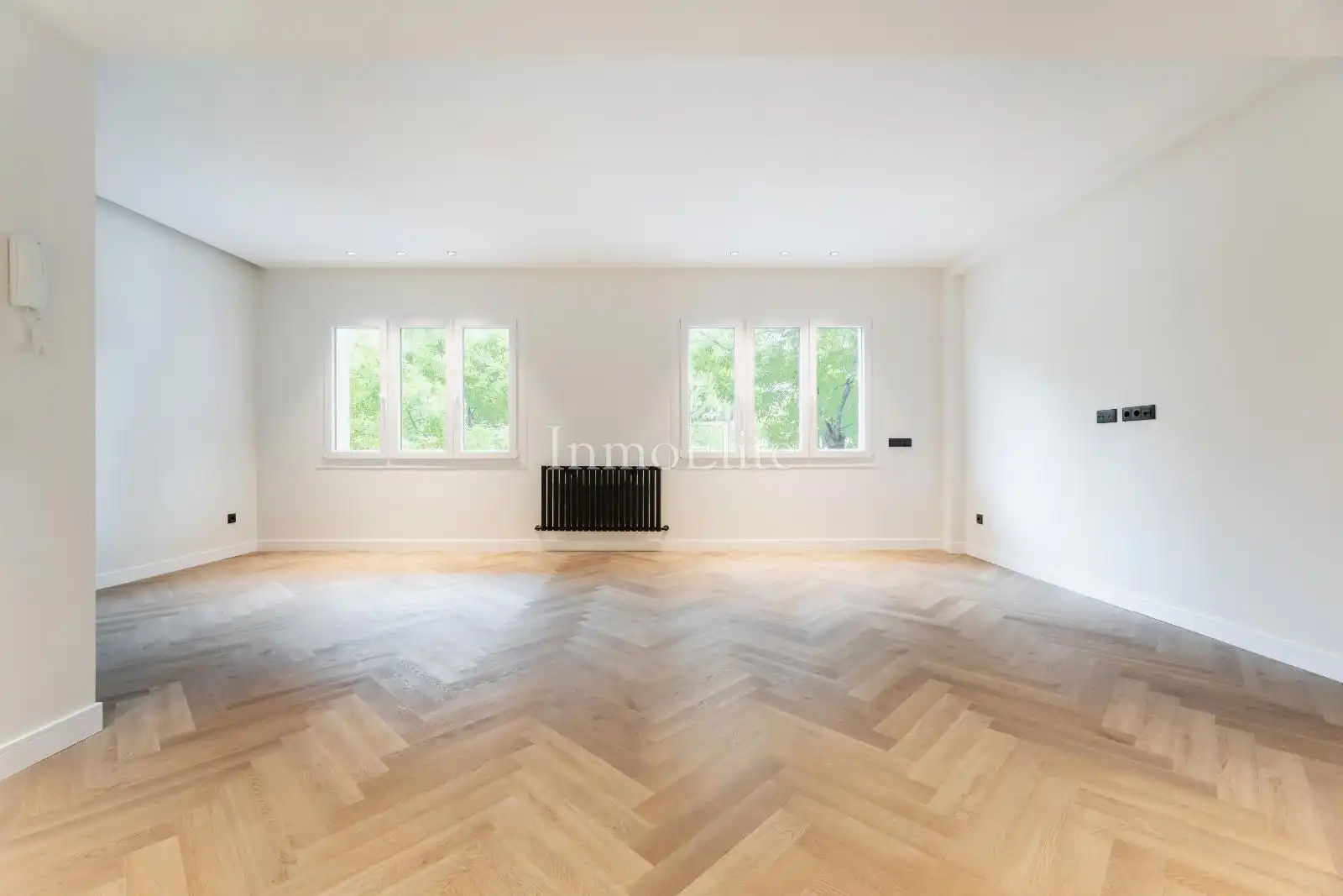 Flat with lift for sale in General Álvarez de Castro