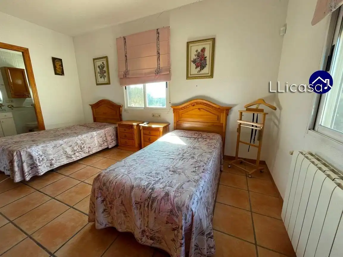 Habitación de Casa o chalet en venta en La Pobla de Vallbona con Calefacción, Jardín privado y Terraza