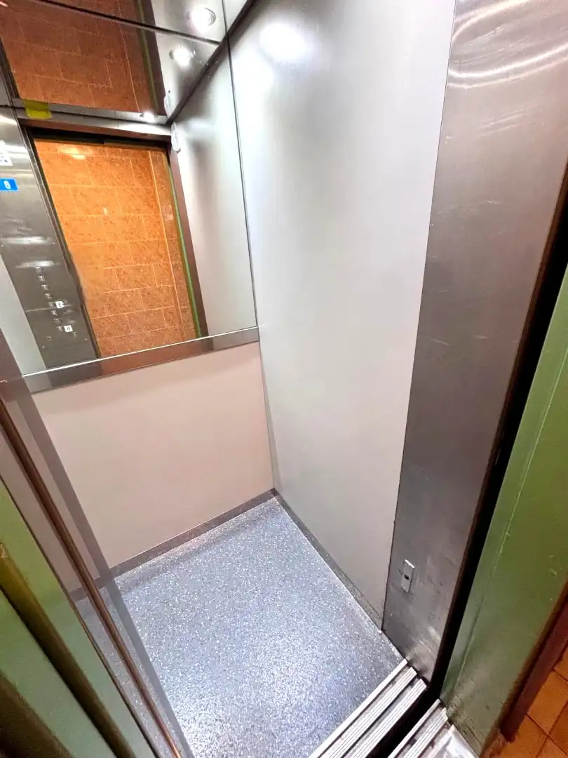 Baño de Piso en venta en Gijón  con Calefacción, Parquet y Trastero