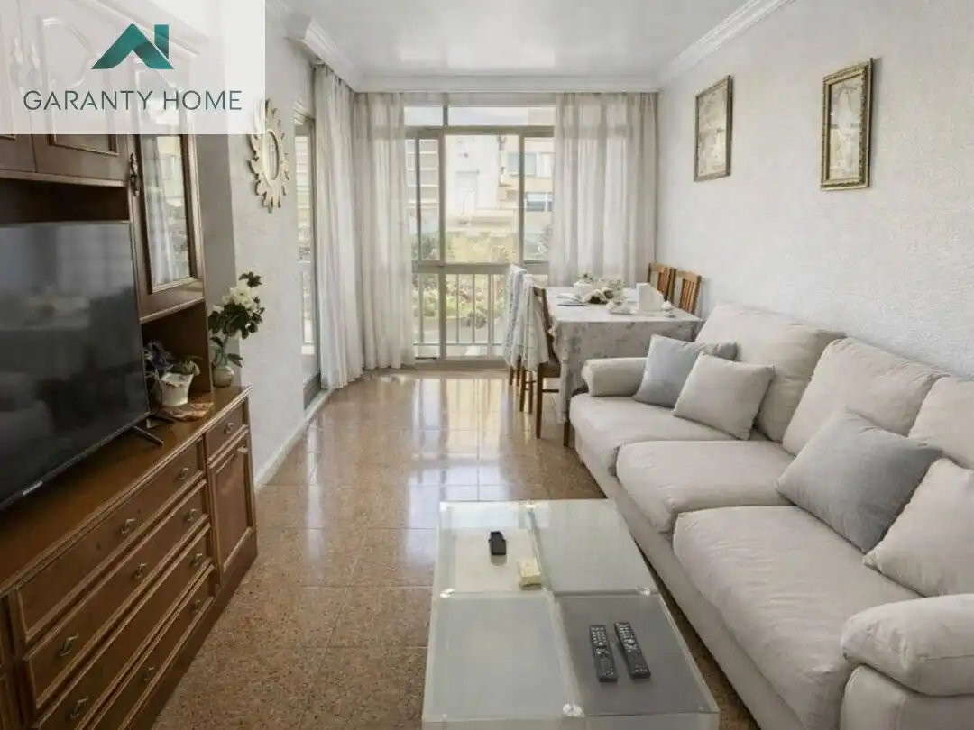 Flat with balcony for sale in Cruz de Humilladero