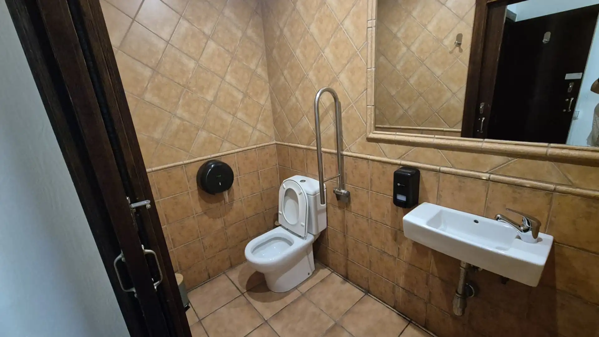 Bathroom of Commercial properties for rent in Vigo   with Heating, Parquet flooring and Terrace