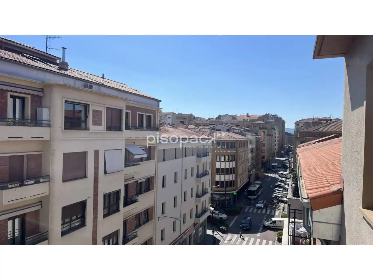 Vista exterior de Pis en venda en  Pamplona / Iruña amb Parquet, Terrassa i Alarma