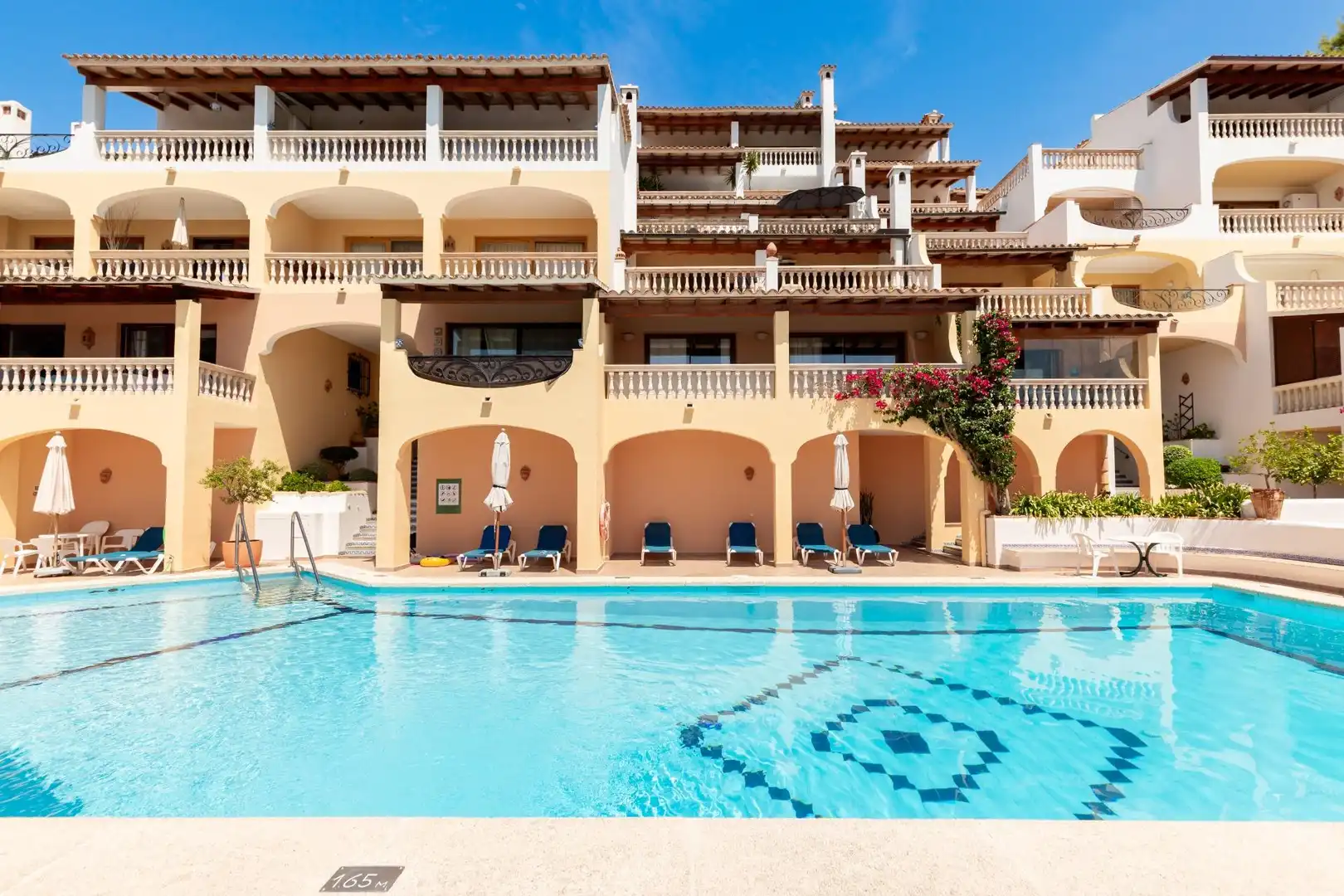 Swimming pool of Flat for sale in Calvià  with Air Conditioner, Private garden and Terrace