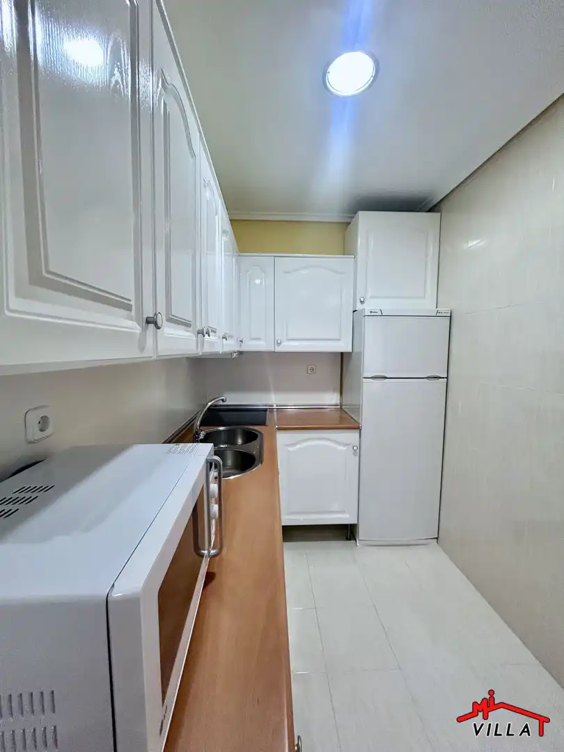 Cocina de Piso en venta en Laredo con Parquet y Amueblado