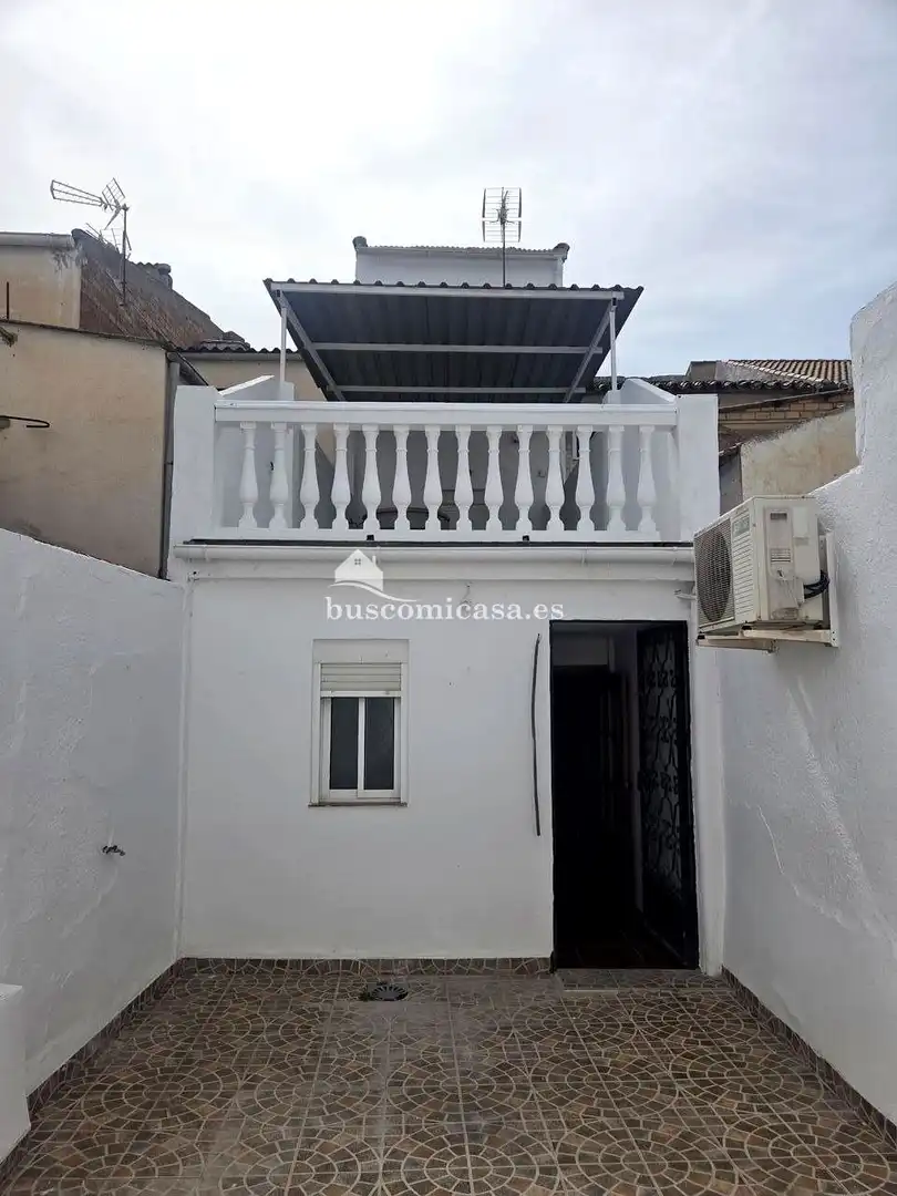 Vista exterior de Casa adosada en venta en Mancha Real con Aire acondicionado, Terraza y Balcón