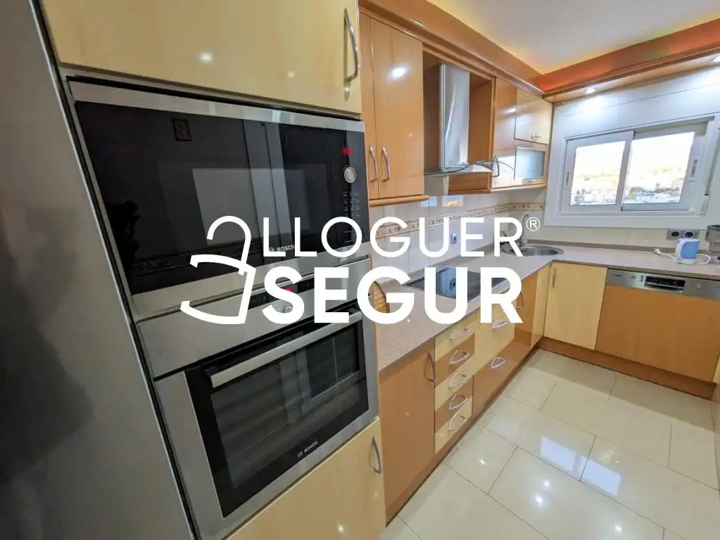 Küche von Wohnung zur Miete in Montgat mit Klimaanlage, Heizung und Terrasse