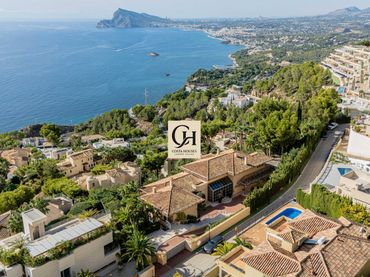 Chalet con balcón en venta en Altea Hills