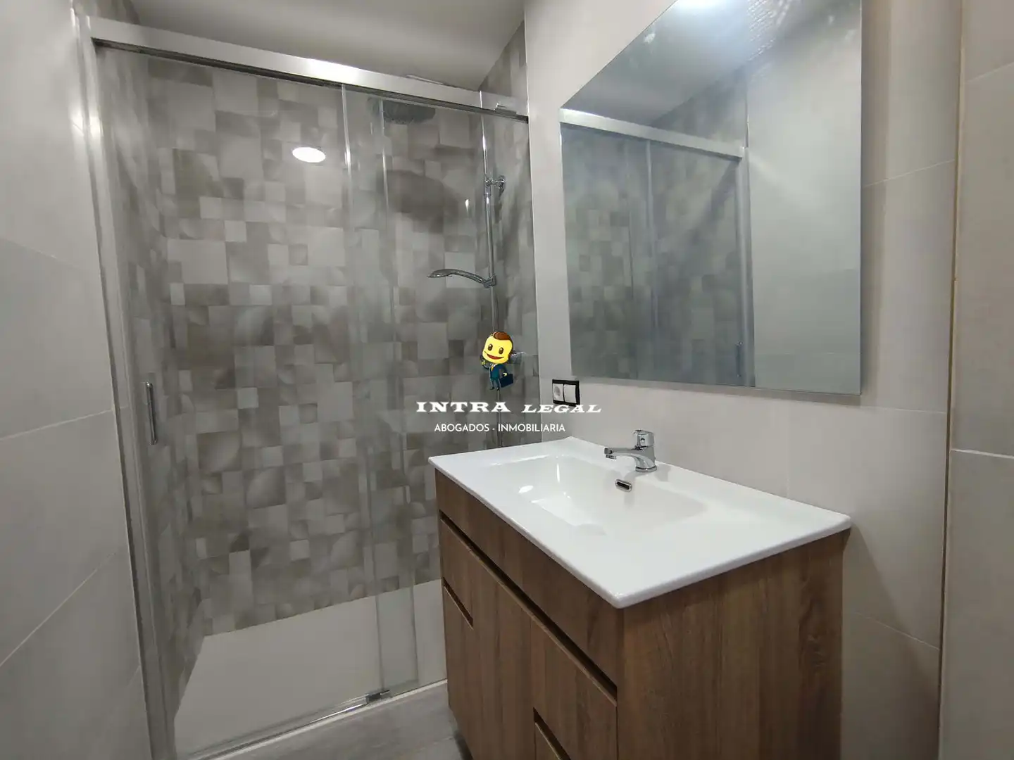 Bathroom of Flat for rent in Salamanca  with Heating, Terrace and Furnished