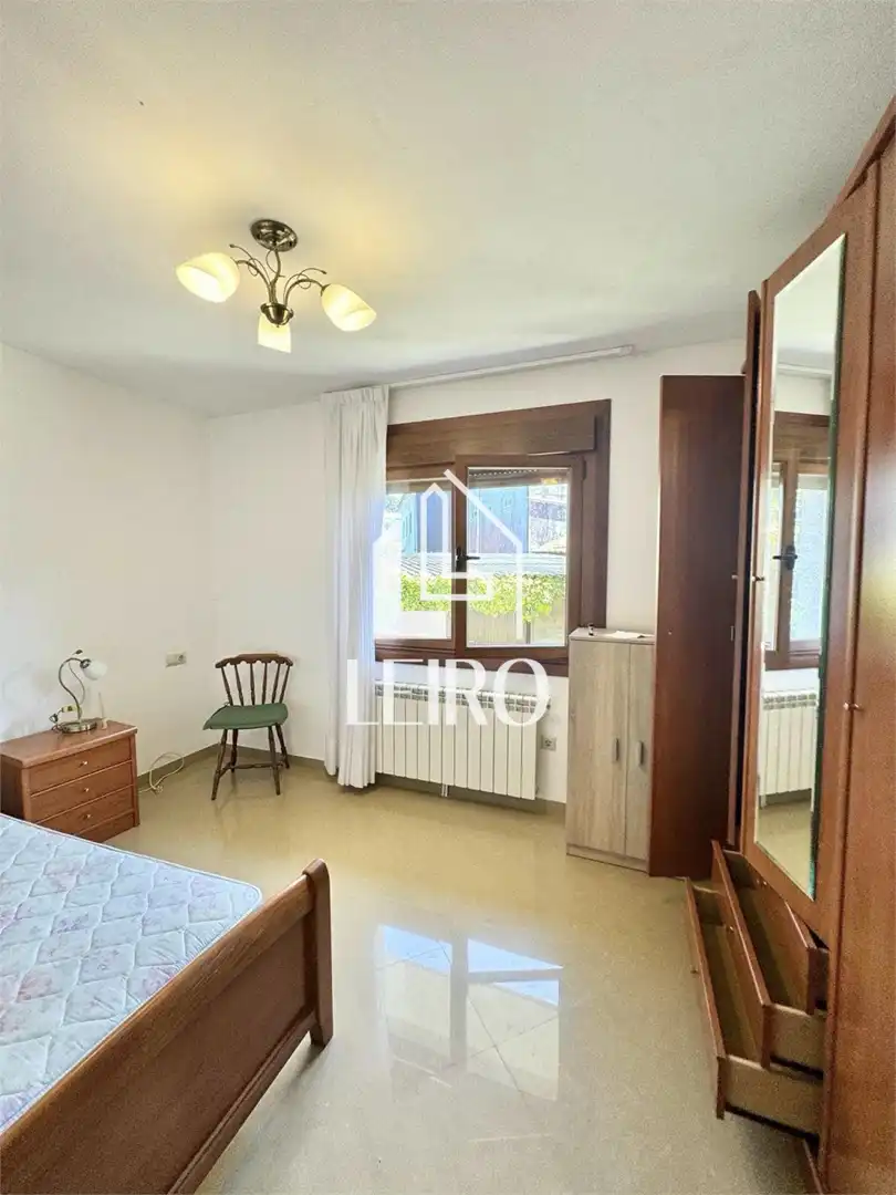 Habitación de Casa o chalet en venta en Vilagarcía de Arousa con Calefacción, Jardín privado y Balcón