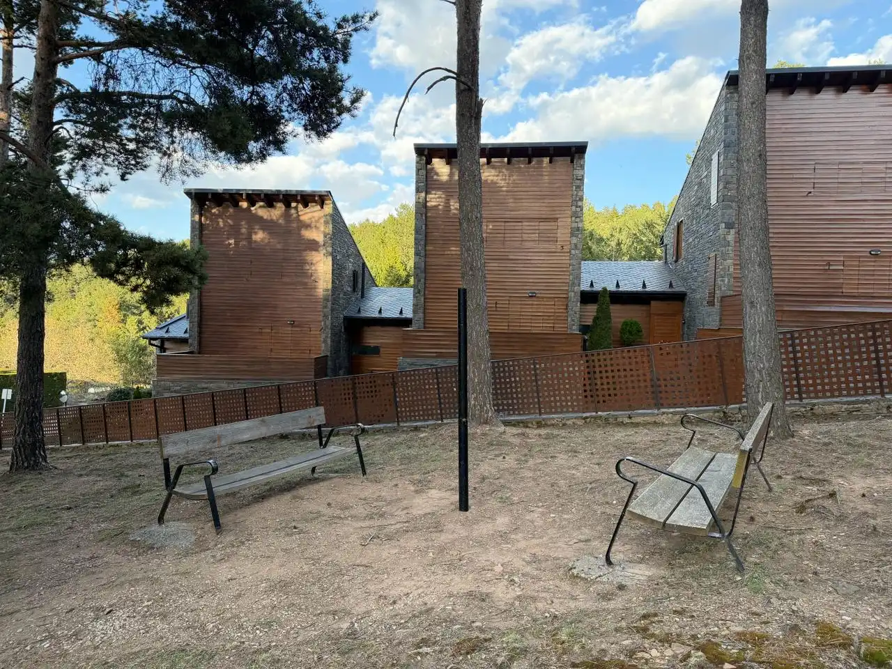 Vista exterior de Piso en venta en Alp con Calefacción, Terraza y Trastero