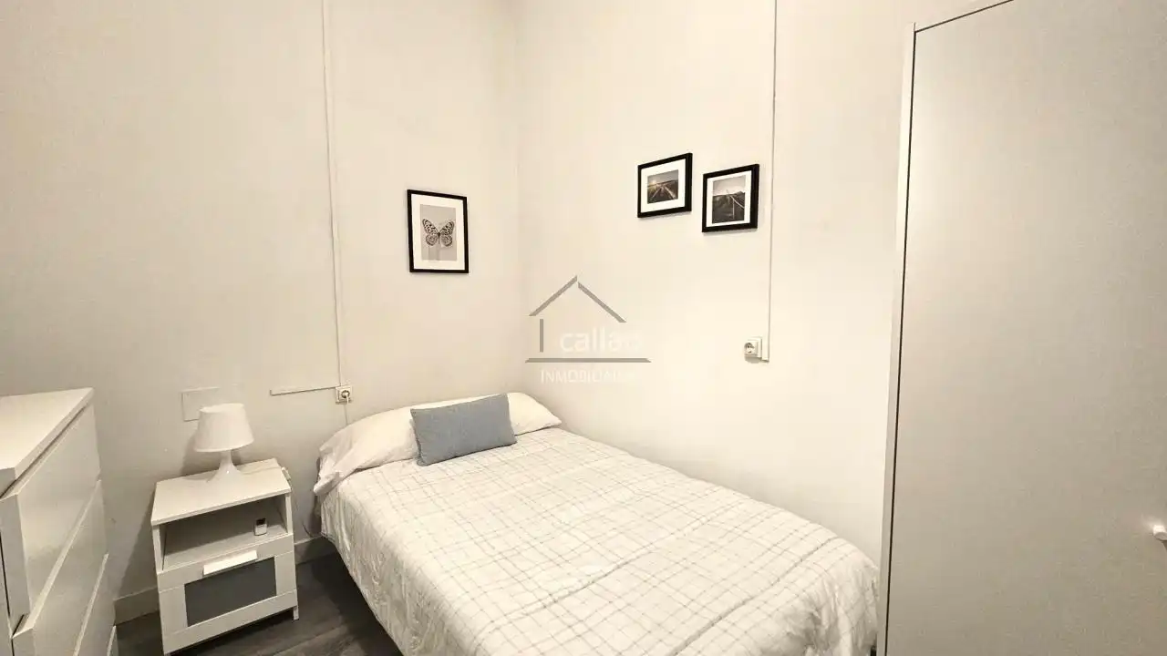 Bedroom of Flat for rent in Ferrol  with Heating and Furnished