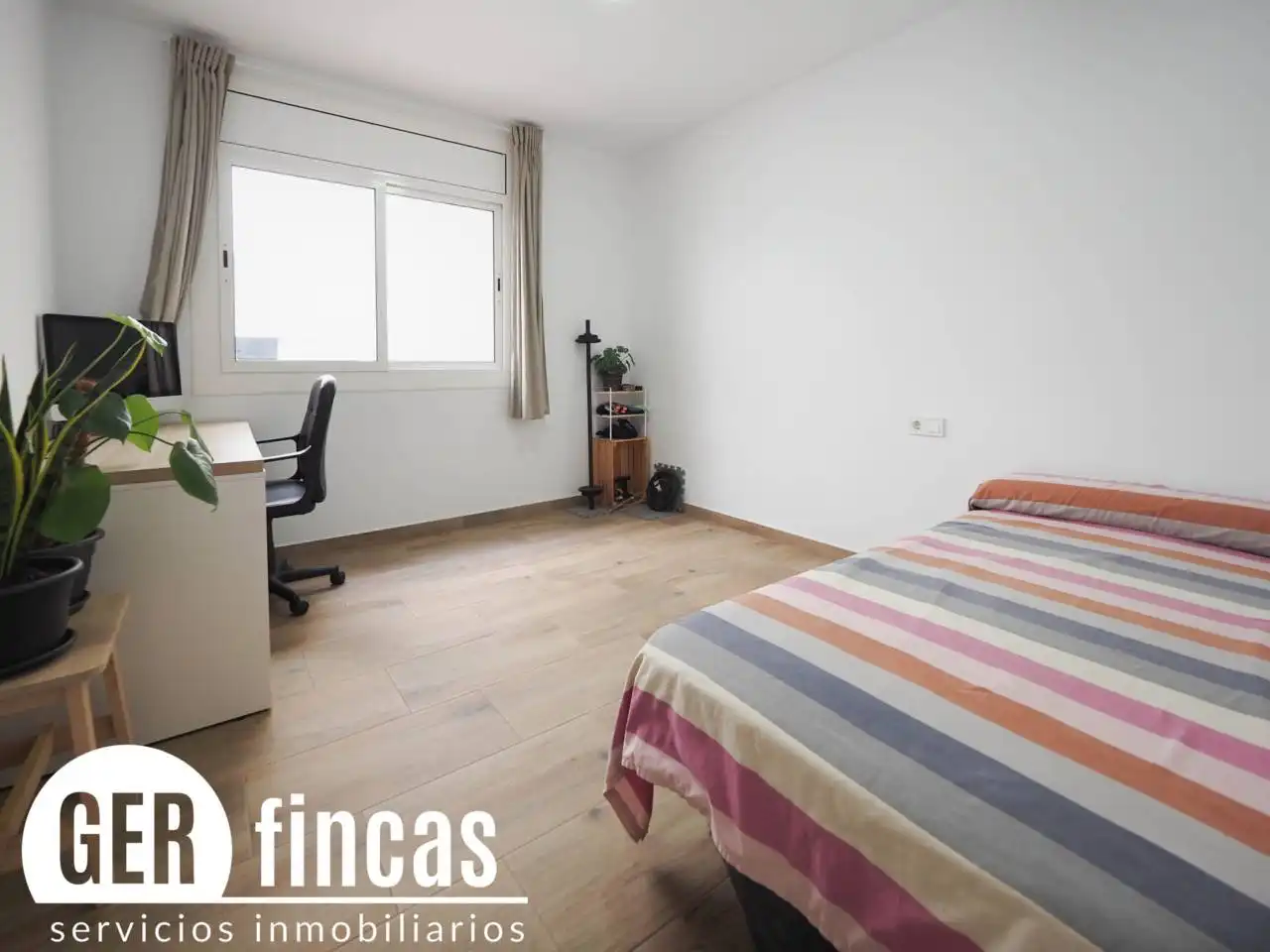 Bedroom of Flat for sale in Terrassa  with Alarm