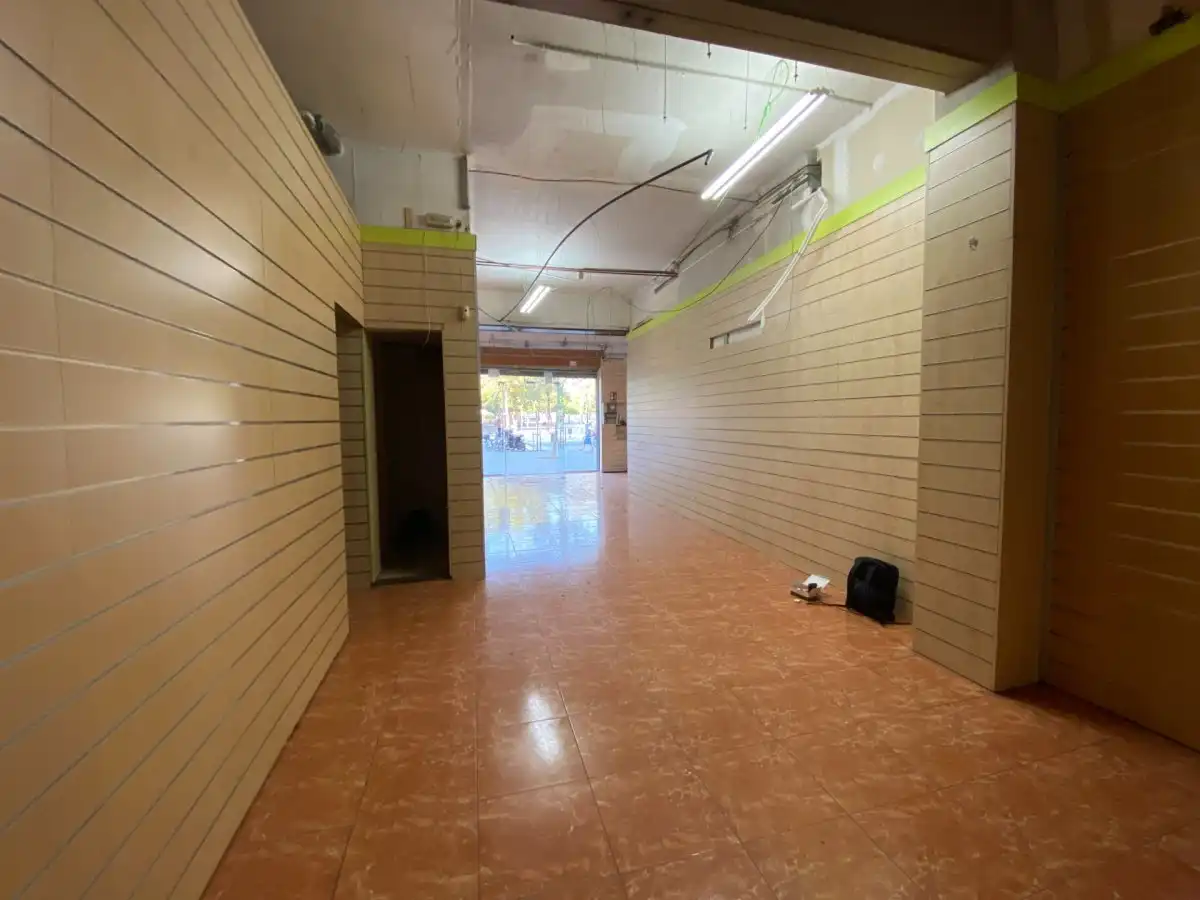 Local de lloguer en Ciutat Vella