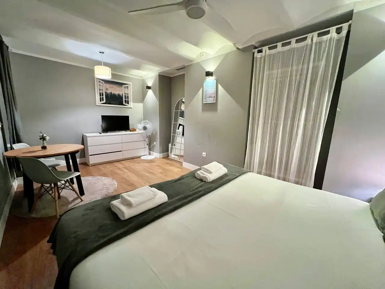 Bedroom of Ground floor for sale in Madrid  with Air Conditioner, Terrace and Furnished