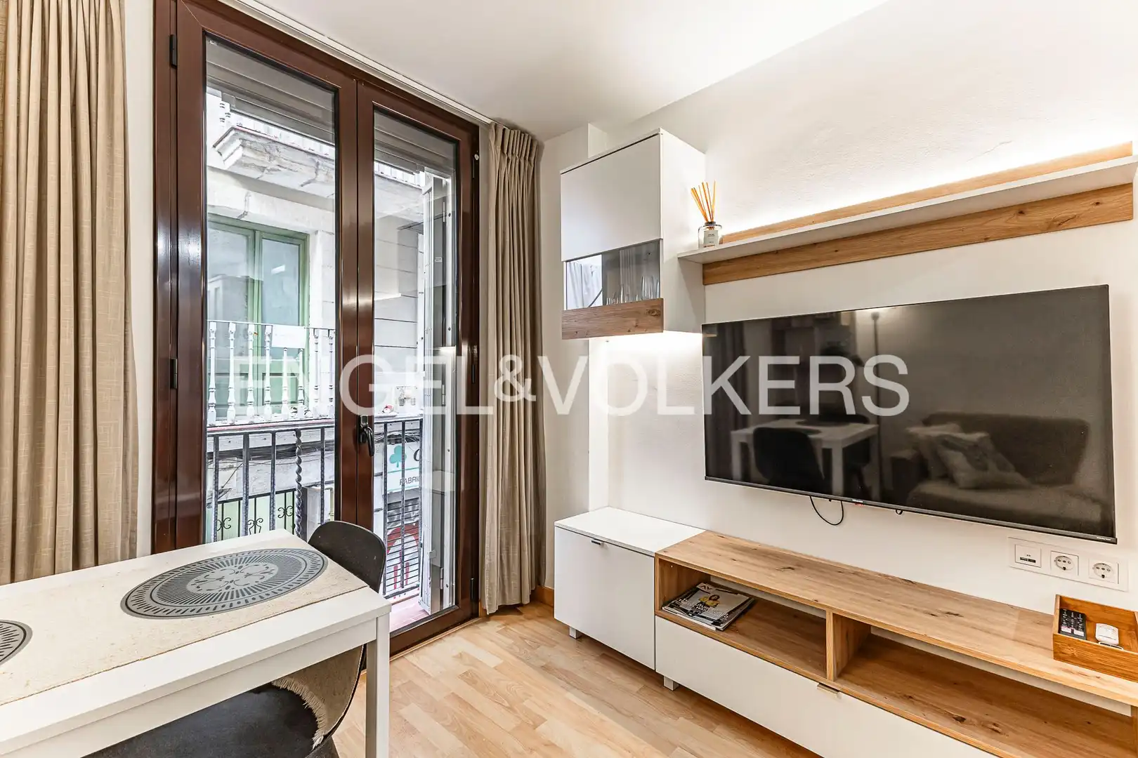 Appartamento con terrazza in vendita a Ciutat Vella, imagen 3