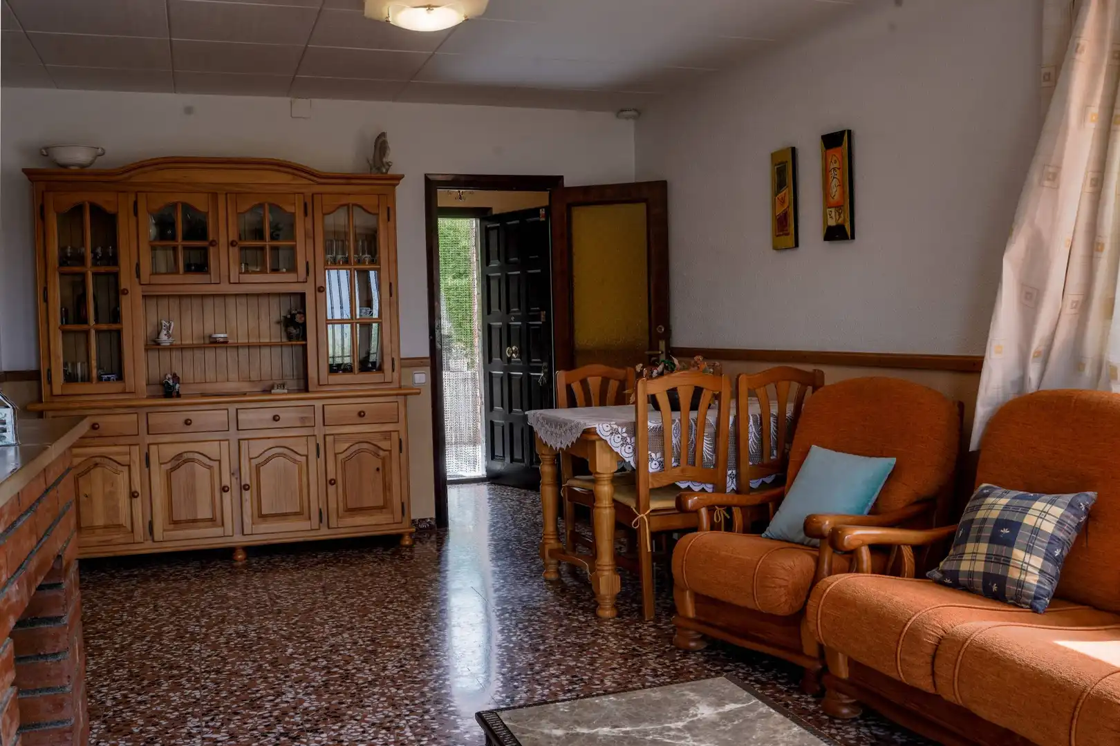 Sala d'estar de Casa o xalet en venda en Cunit amb Terrassa, Piscina i Moblat
