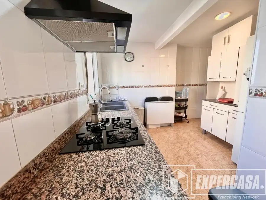 Kitchen of Flat for sale in Valencia  with Heating