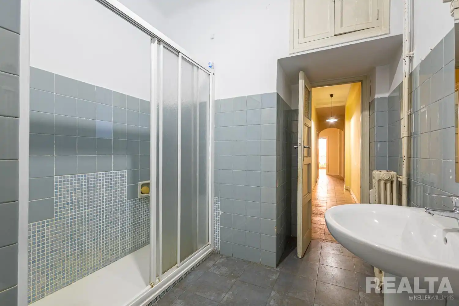 Bathroom of Flat for sale in Madrid  with Heating
