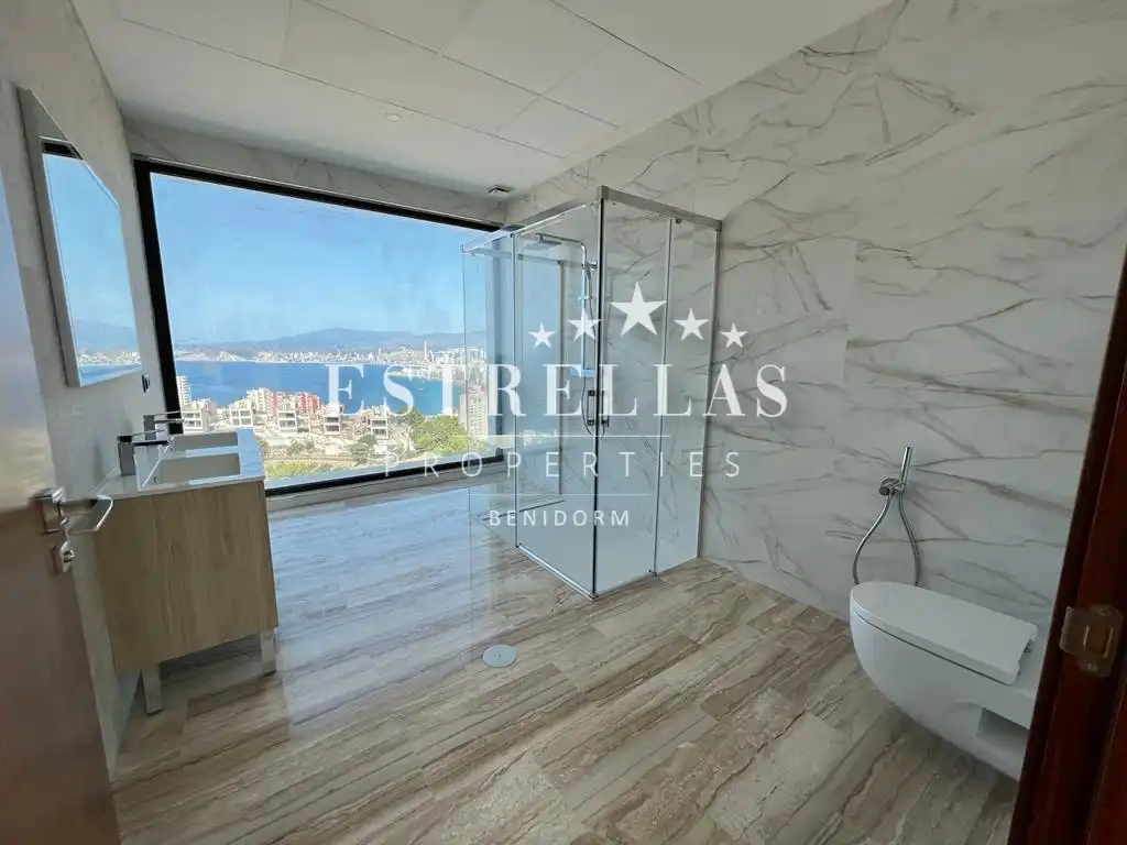 Dormitori de Casa o xalet en venda en Benidorm amb Aire condicionat, Calefacció i Jardí privat
