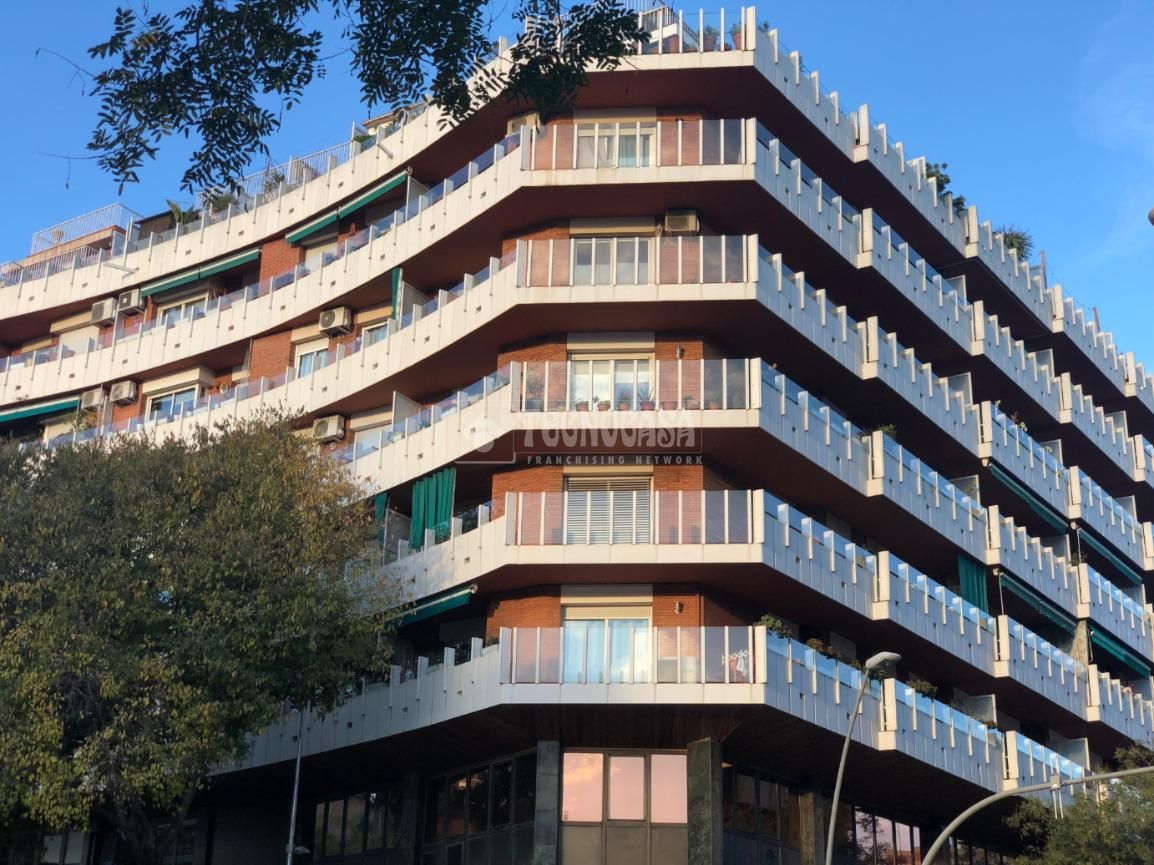 Vista exterior de Pis en venda en  Barcelona Capital amb Aire condicionat, Calefacció i Parquet