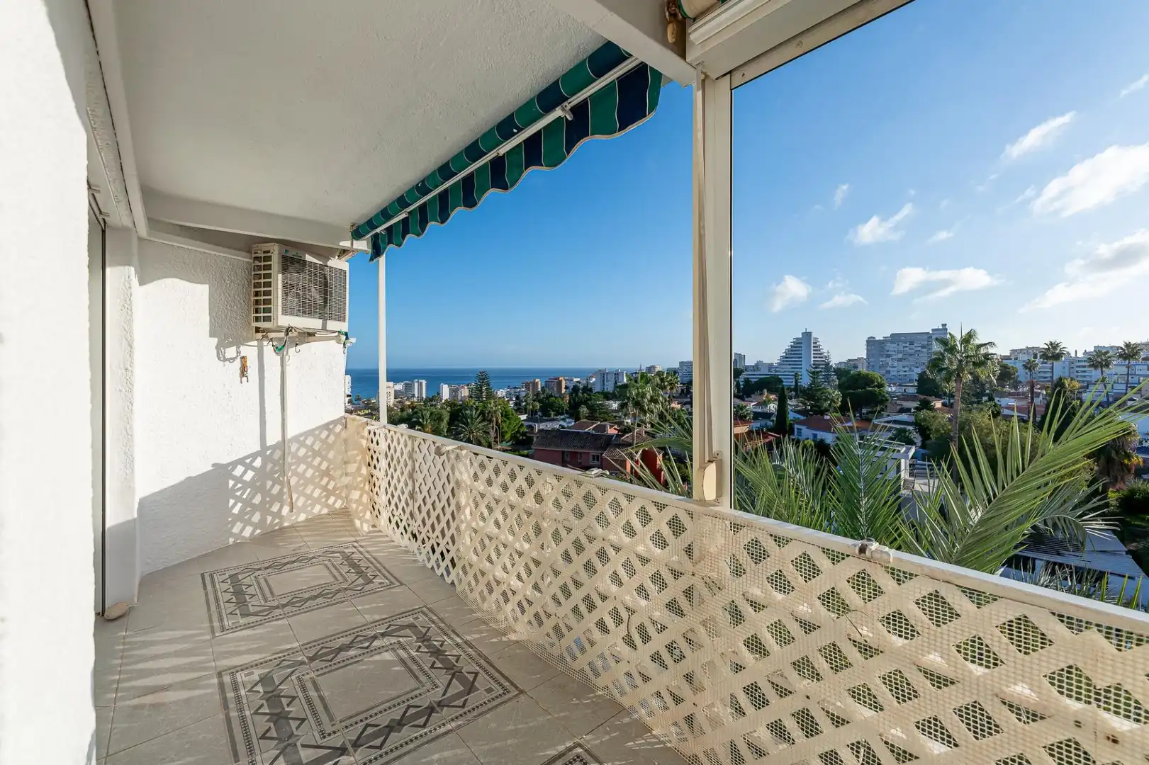 Terraza de Apartamento en venta en Benalmádena con Aire acondicionado, Calefacción y Jardín privado