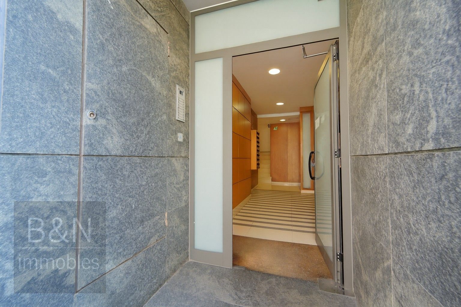 Flat for sale in Terrassa  with Air Conditioner and Heating