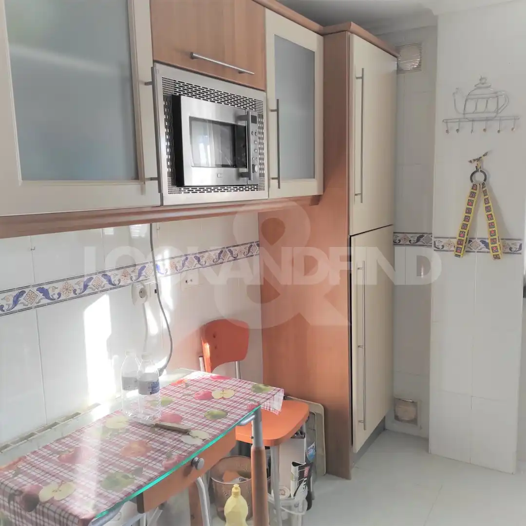 Kitchen of Flat for rent in Salamanca  with Heating, Parquet flooring and Furnished