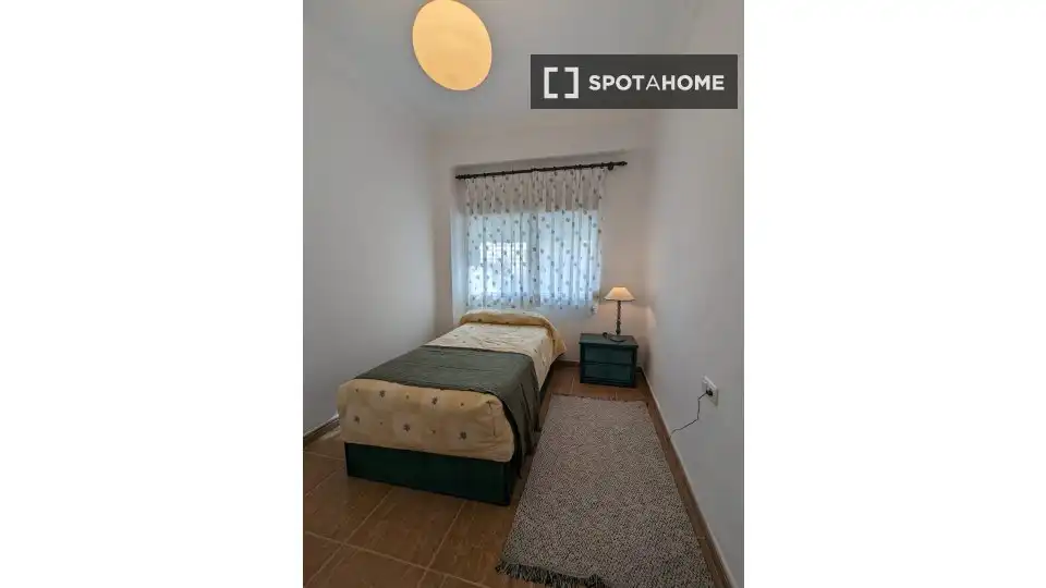 Habitación de Piso de alquiler en Cullera con Aire acondicionado, Calefacción y Amueblado