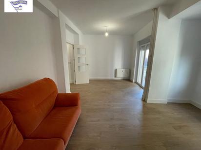 Living room of Flat for sale in  Albacete Capital  with Terrace and Balcony