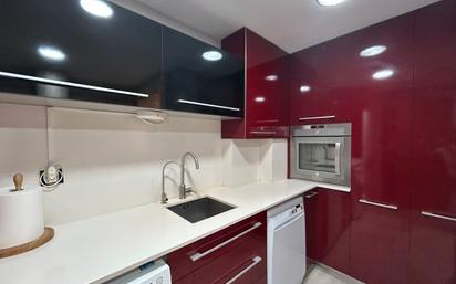 Kitchen of Flat for sale in Sabadell  with Heating, Parquet flooring and Oven